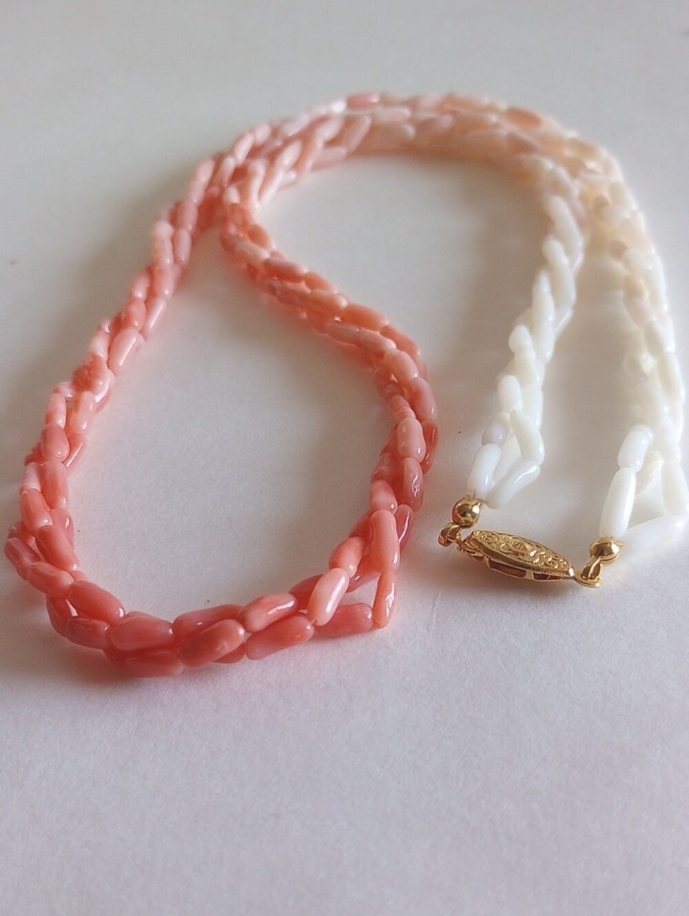 Vintage Angel Skin Coral Ombre Design Red Salmon to White Necklace 24" Long